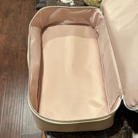 BEIS Cream Weekender - Picture 12 of 12